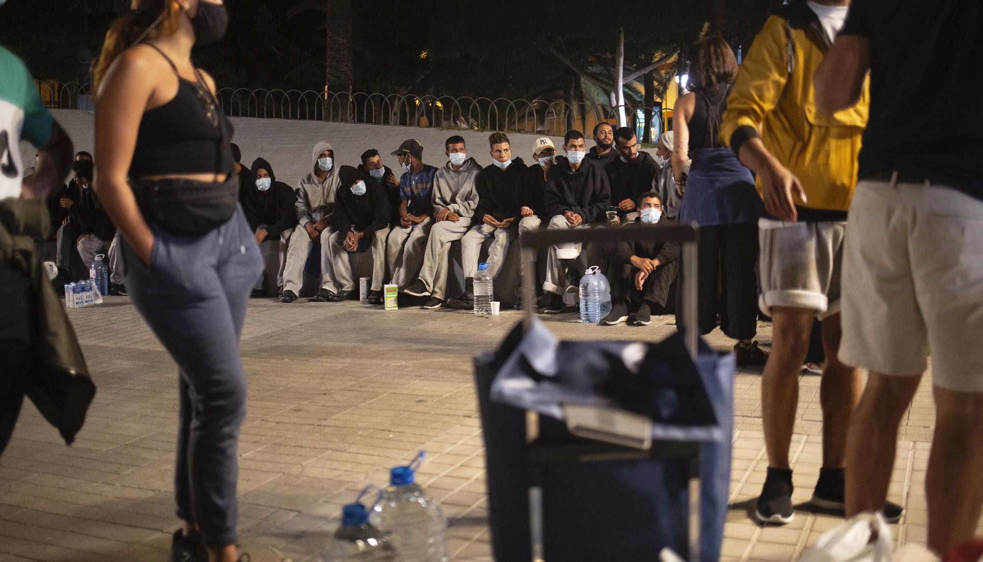 Muelle de Arguineguín salida de migrantes - 6